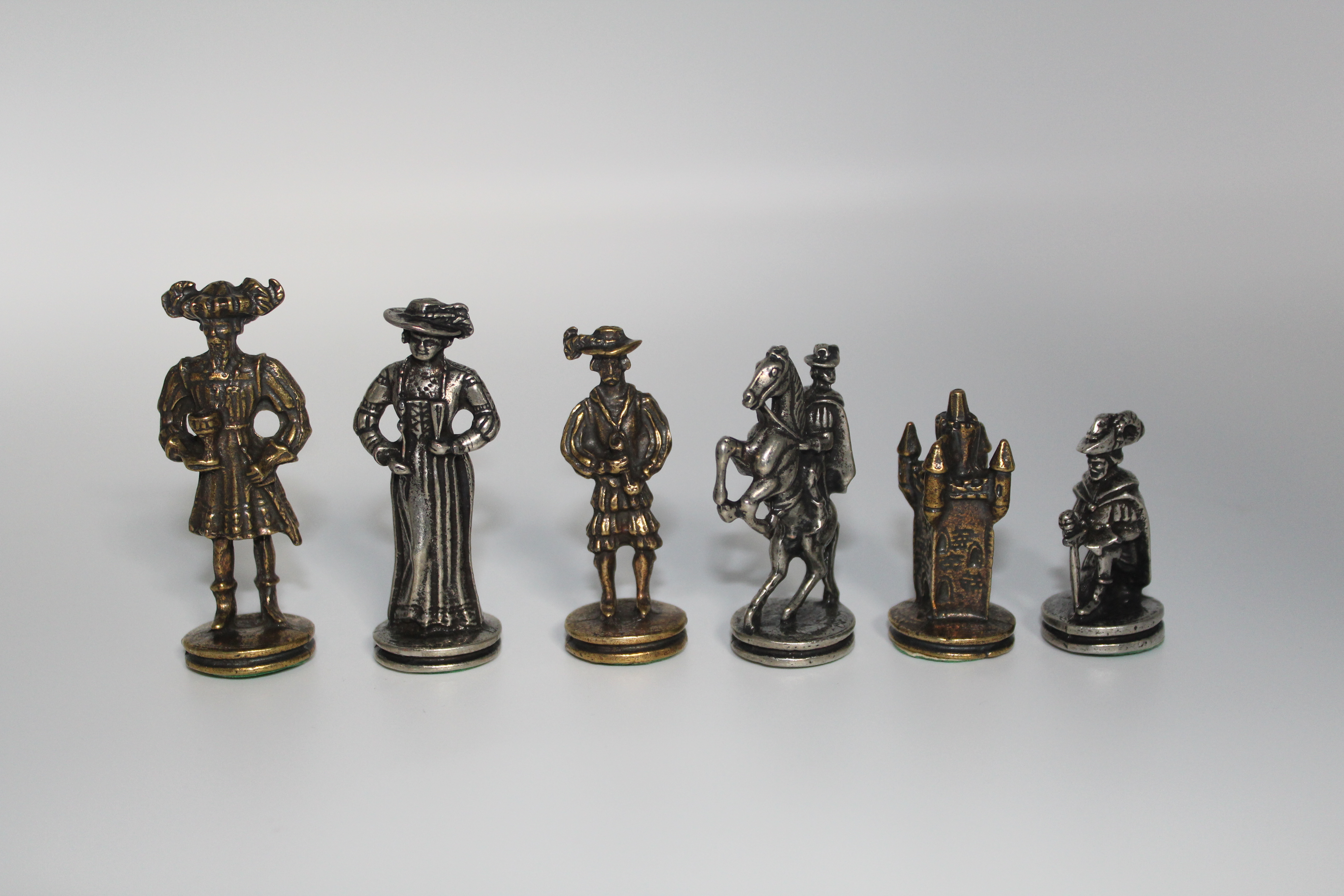 Metal chess pieces silver/gold Lansquenet